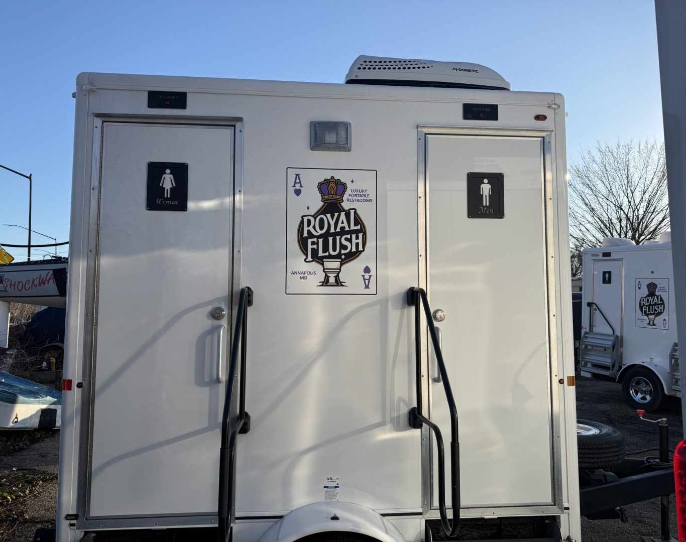 2-stall luxury trailer in Maryland for elegant outdoor wedding reception