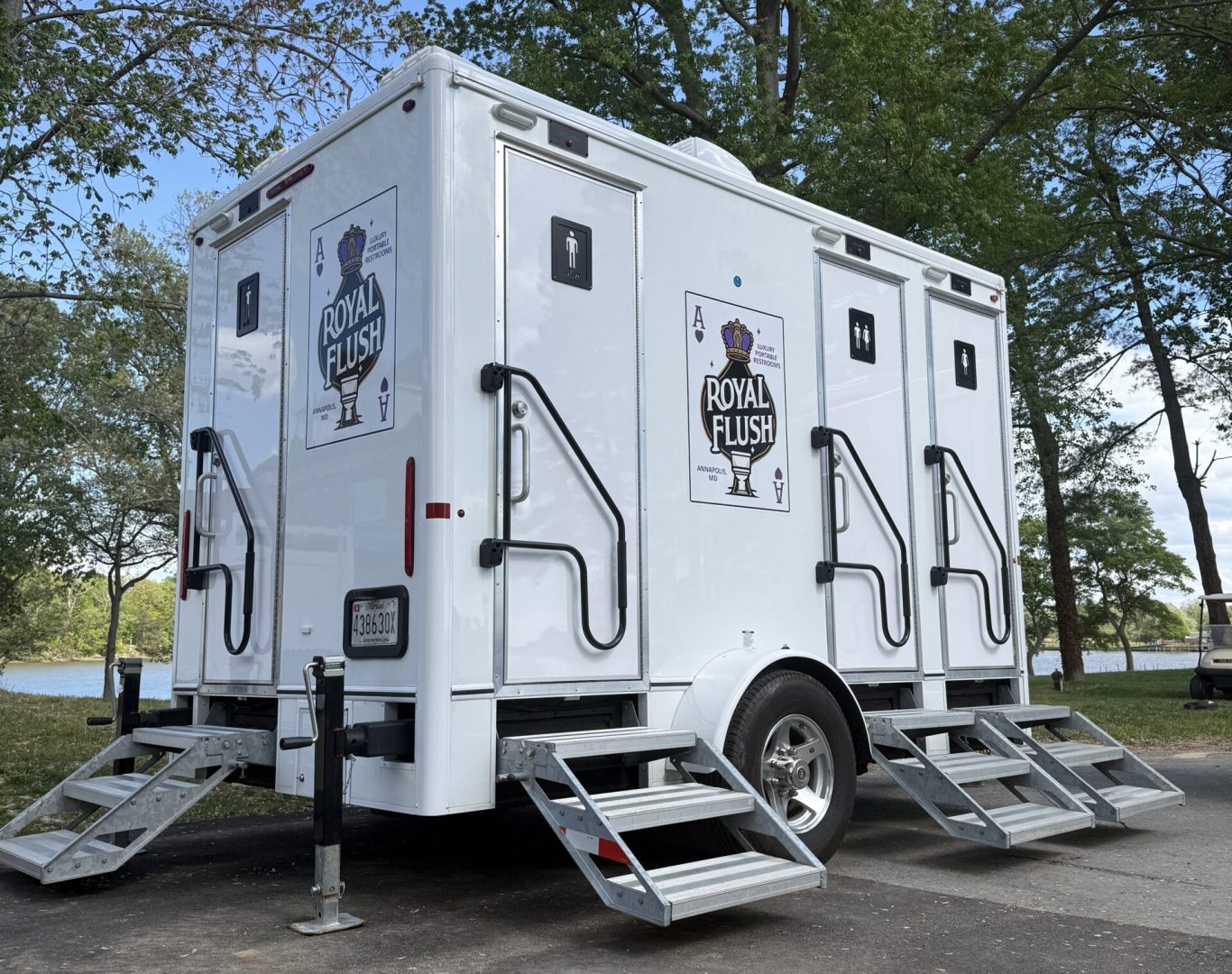 4-stall luxury trailer services in Maryland for construction site crews