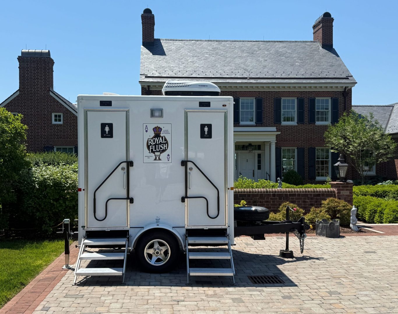 Luxury porta potty rental in Crownsville, MD for outdoor wedding