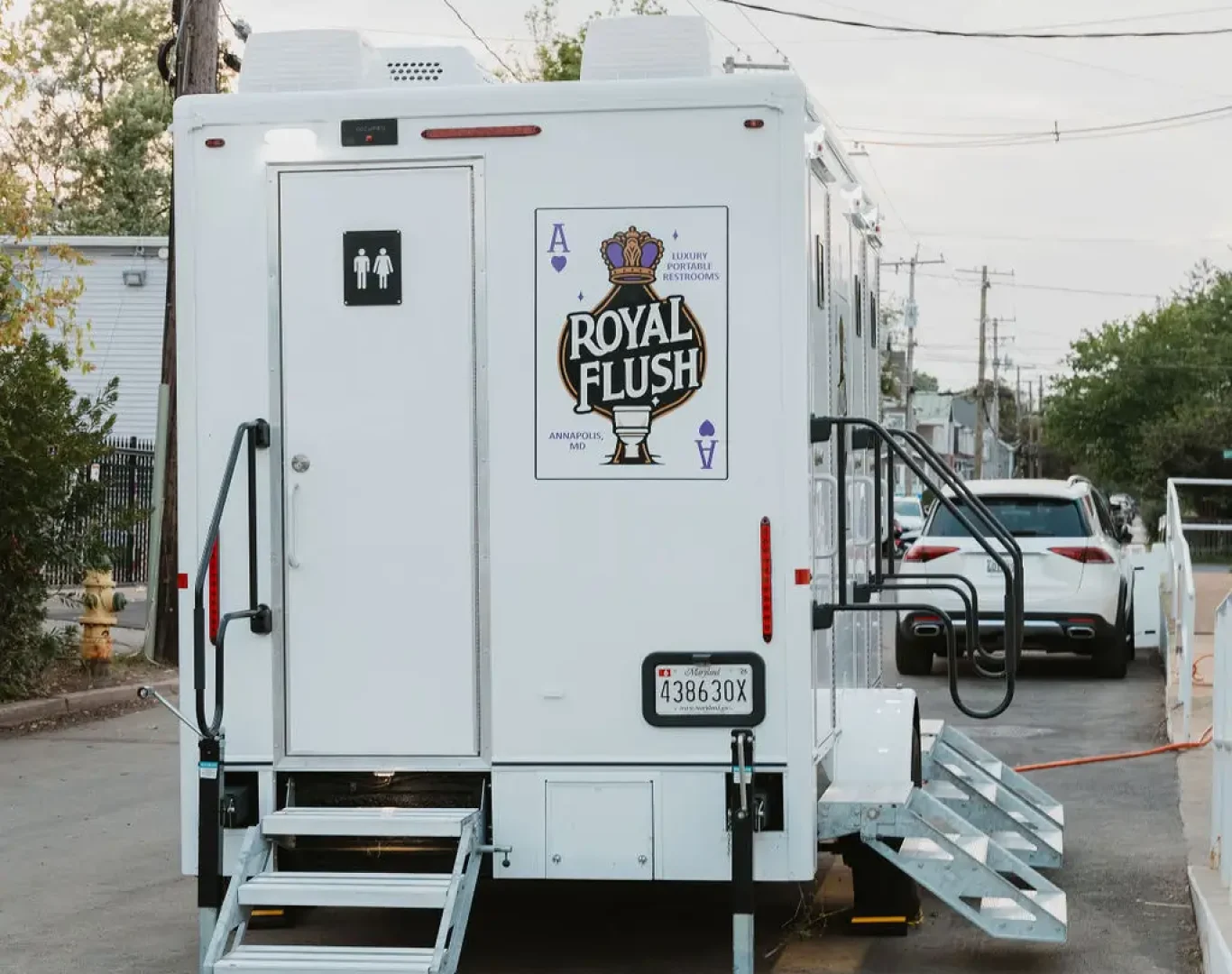 Portable bathroom rental in Easton, MD for a waterfront wedding